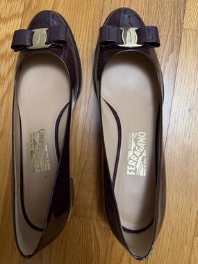 Salvatore Ferragamo Women's Dark Burgundy Patent Vara Bow Flats